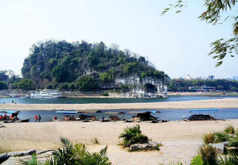 Zizhou Park by the Li River,Guilin